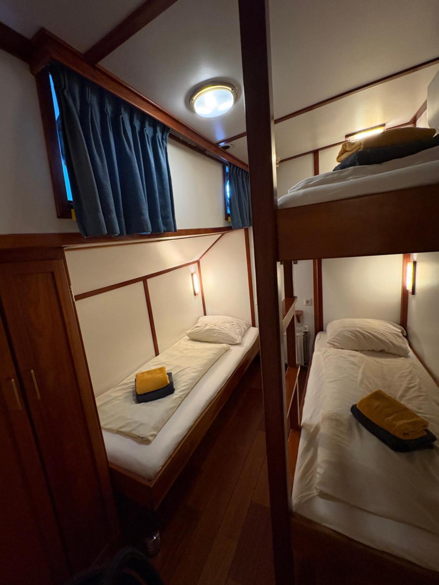 Hotelboot Zwaan Amsterdam Eksteriør bilde