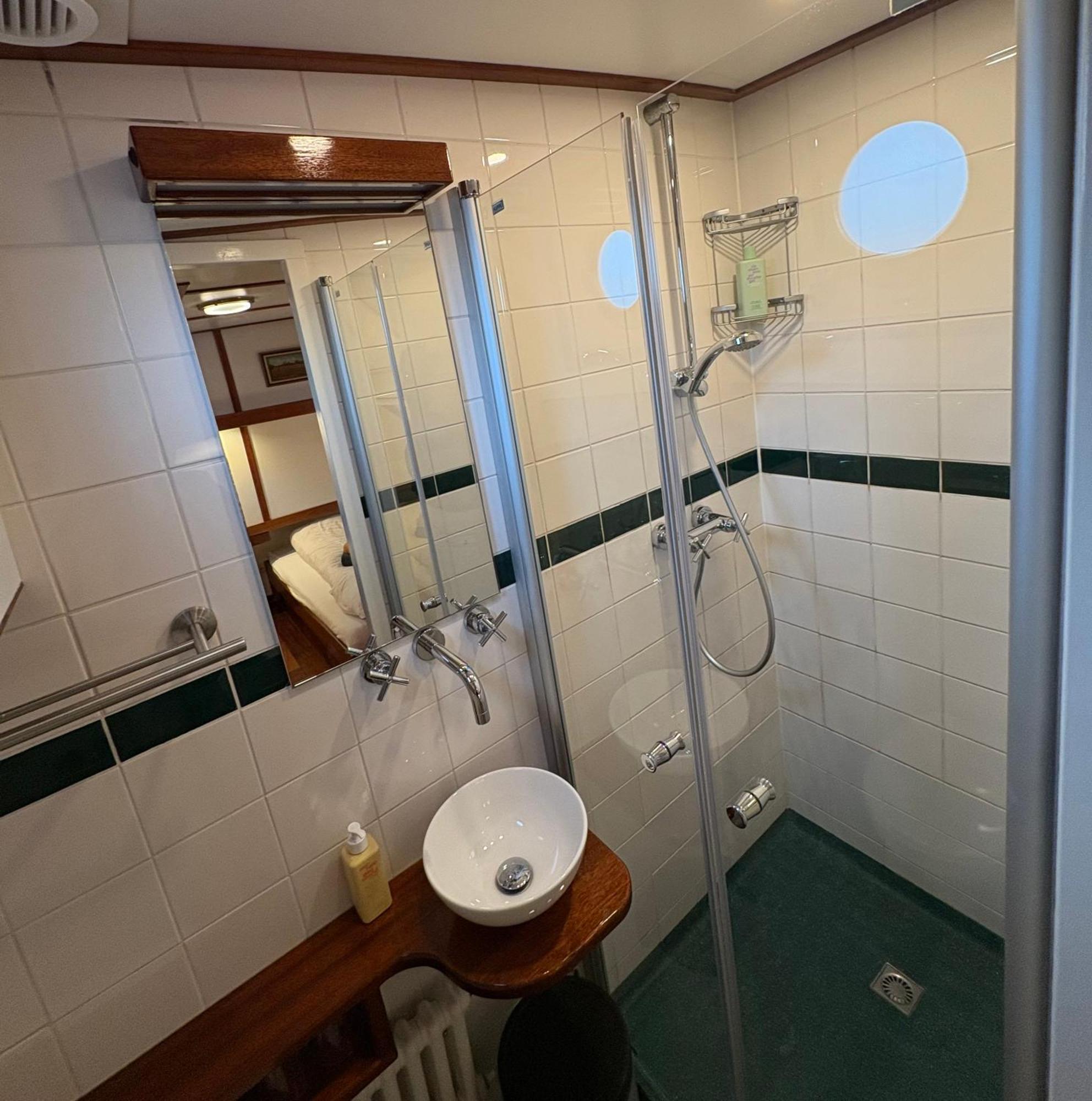 Hotelboot Zwaan Amsterdam Eksteriør bilde